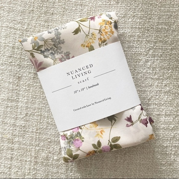 NWT Handmade Floral 18” x 18” Scarf L1042 - Picture 2 of 10